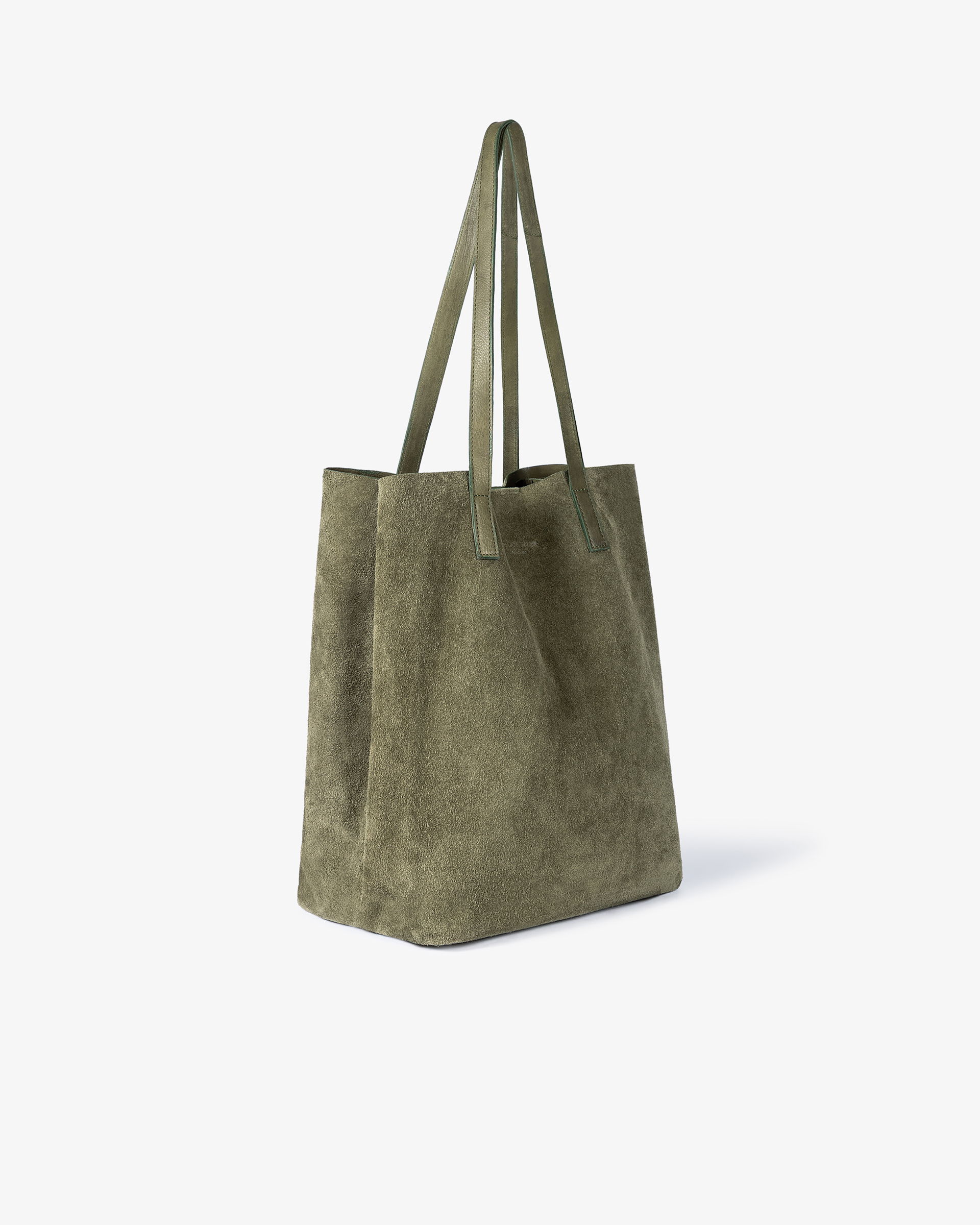 Handgefertigtes Produkt aus braunem Leder mit eleganter Musterung und handgenähten Details